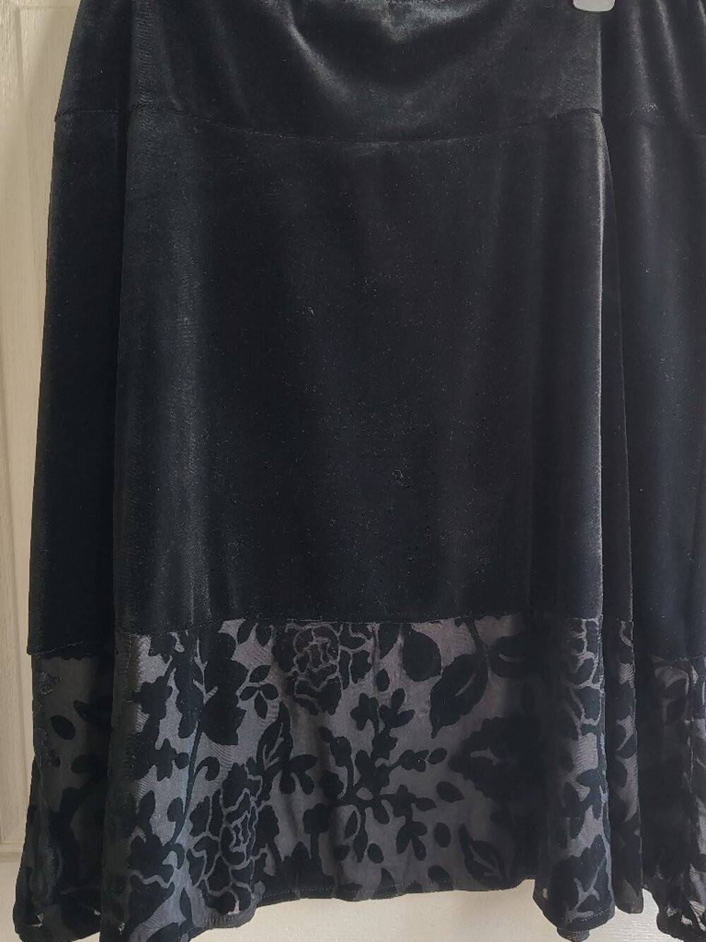 Womens Velvet Skirt with Sheer Hem NWT - Picture 4 of 5